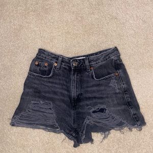Top shop Ripped Mom Shorts SIZE 4 US
